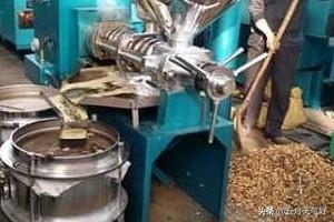 小型油菜收获机的工作过程？